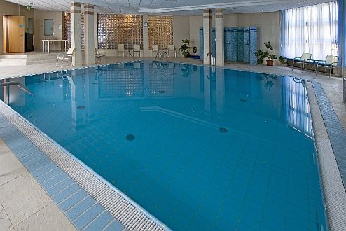 Swimming pool - wellness hotel Rubin - hotels in Budapest