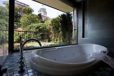 Bathroom in Hotel Lanchid 19 - design hotel in Budapest
