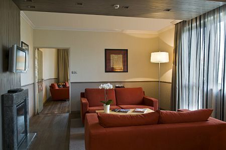 Mamaison Hotel Andrassy - suite with fireplace in Budapest